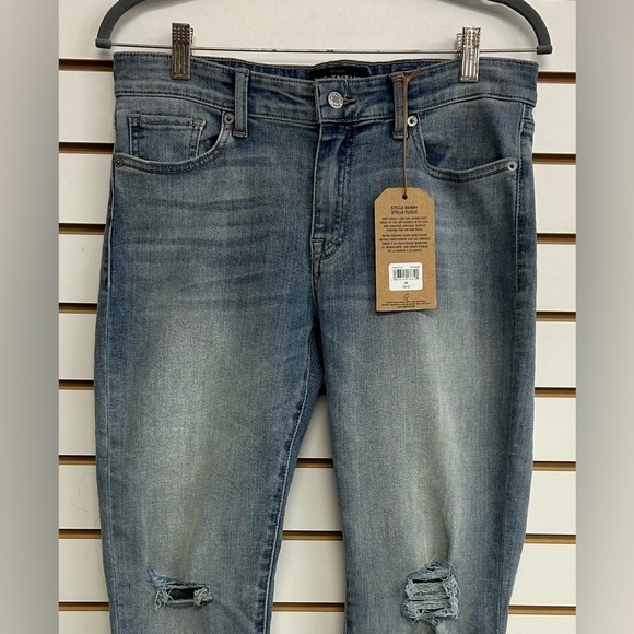 Lucky Brand Stella Skinny Distressed Jeans Frayed/Raw Hem NWT Size 10/30 Stretch - Picture 3 of 15